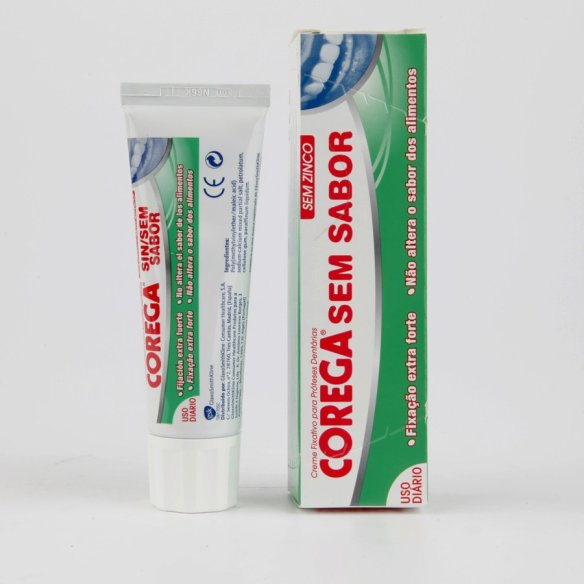 COREGA CREMA EXTRA FUERTE SIN SABOR 70 GR